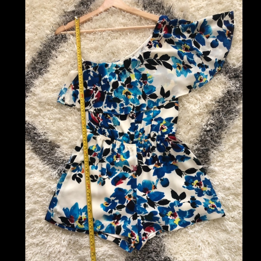 L&T One sleeve Romper - Picture 4 of 7